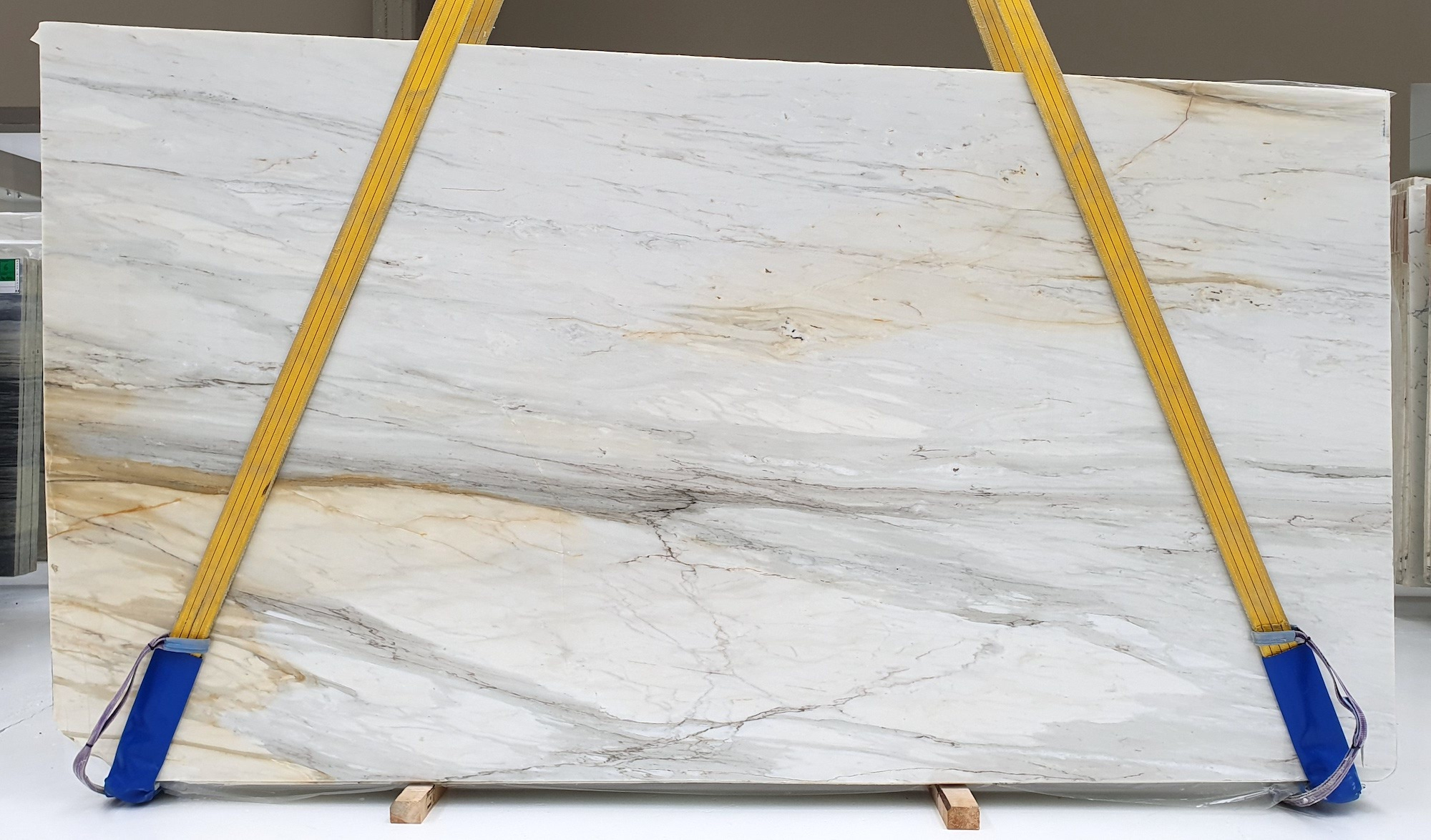 CALACATTA CREMO MARBLE POLISHED SLABS (AC12822) - Afbeelding 2