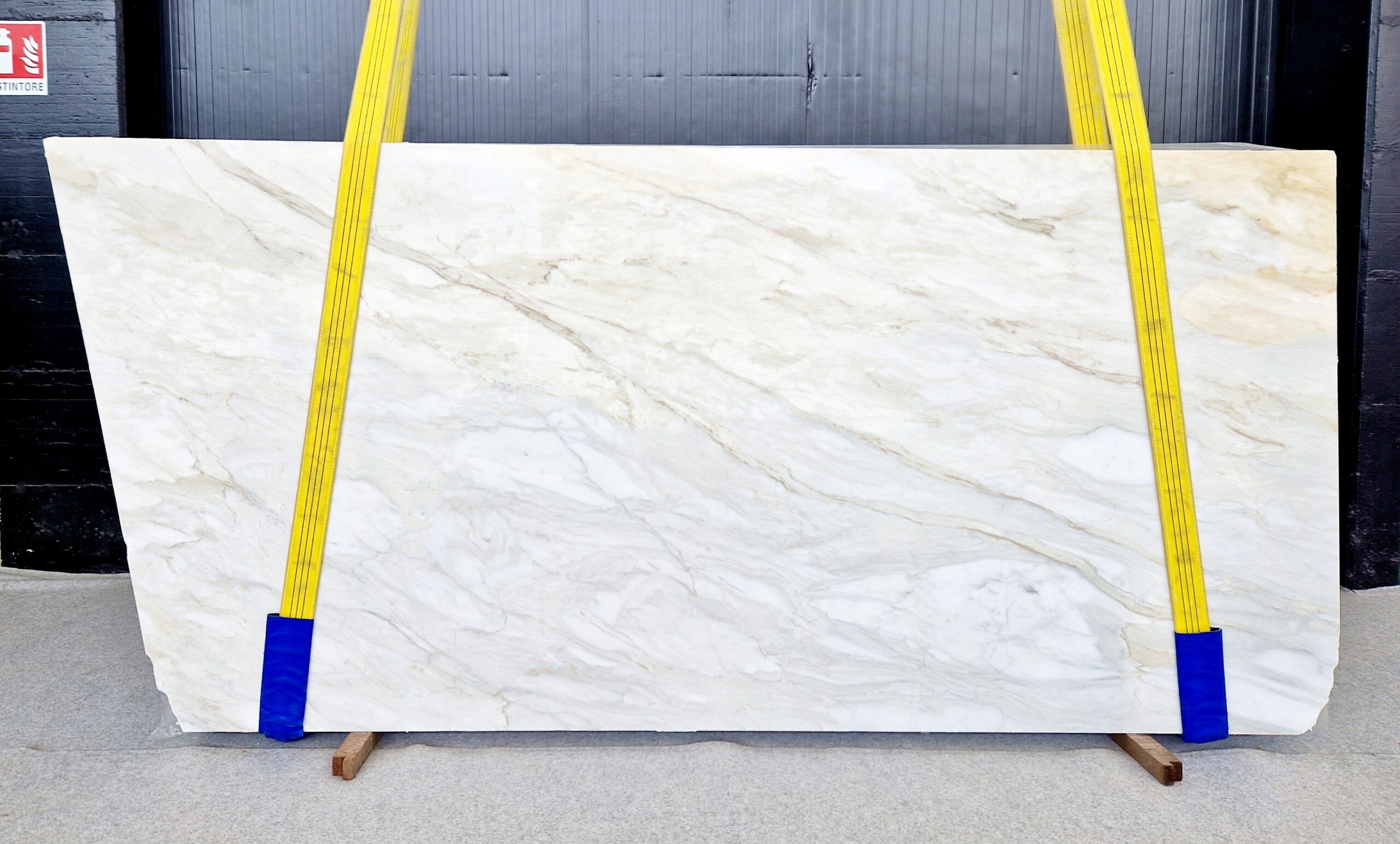 CALACATTA CREMO MARBLE POLISHED SLABS (AC3623) - Afbeelding 2