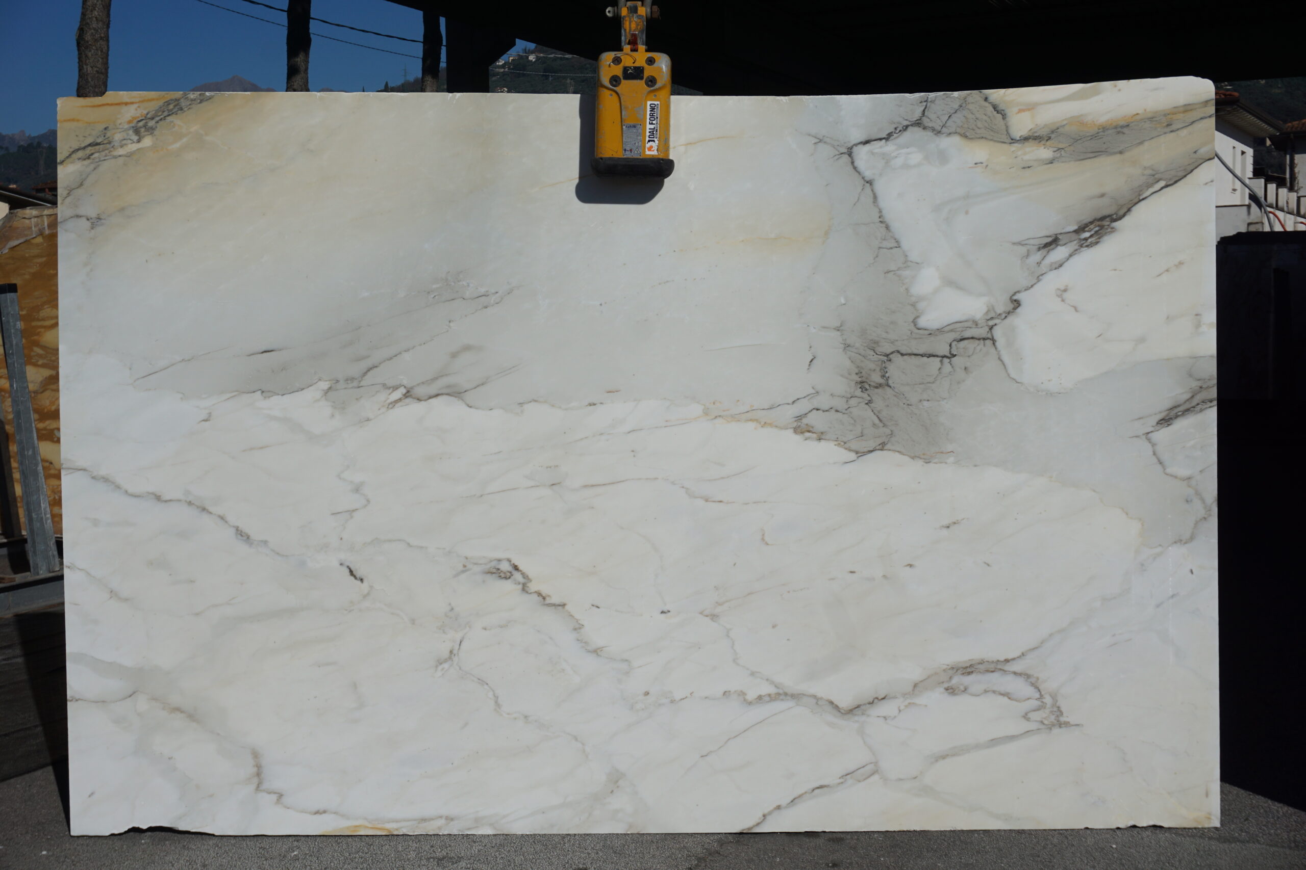 CALACATTA CREMO MARBLE POLISHED SLABS (AC36000) - Afbeelding 2
