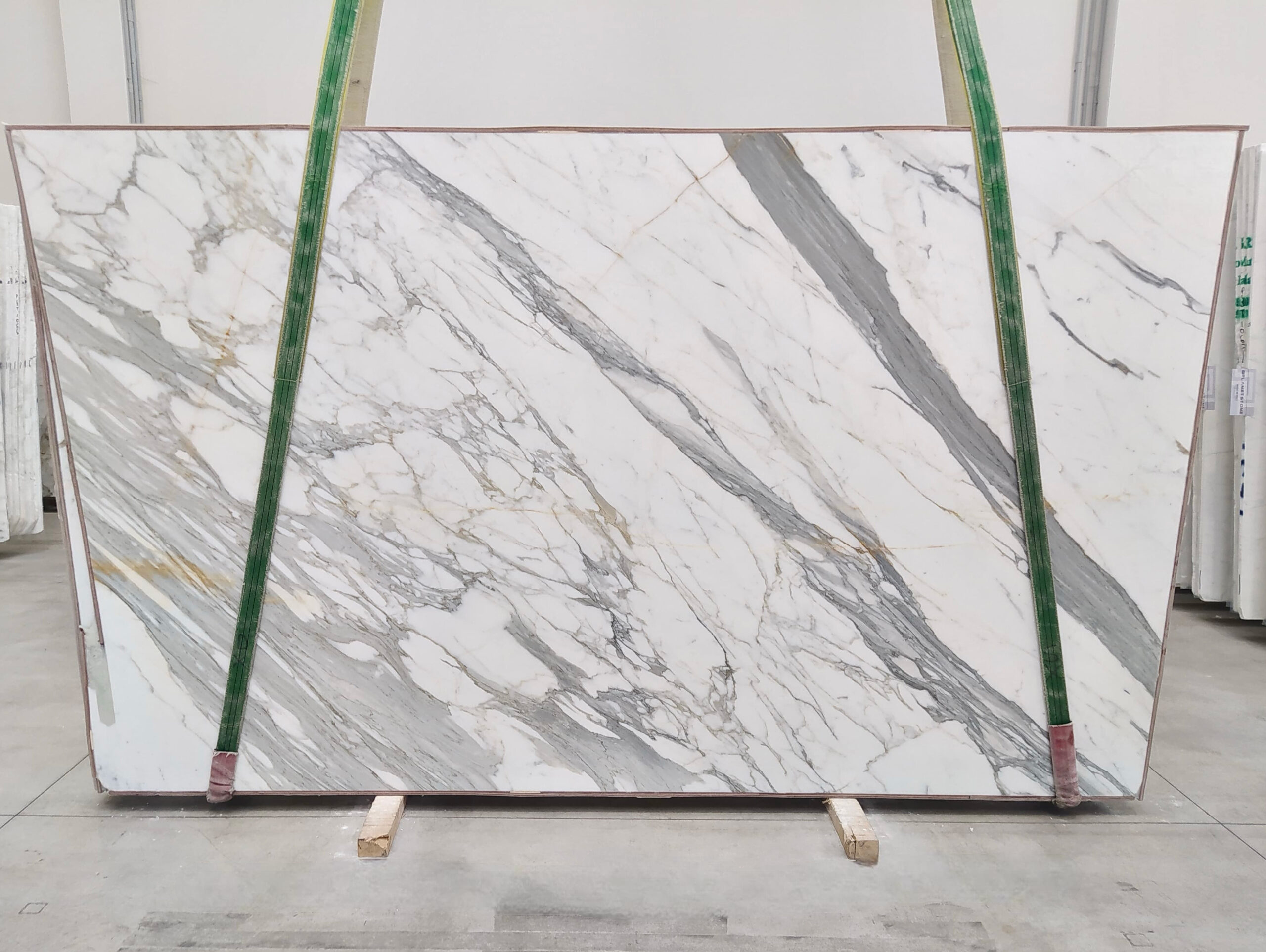 CALACATTA GOLD MARBLE HONED SLABS (AC1092) – Bild 2