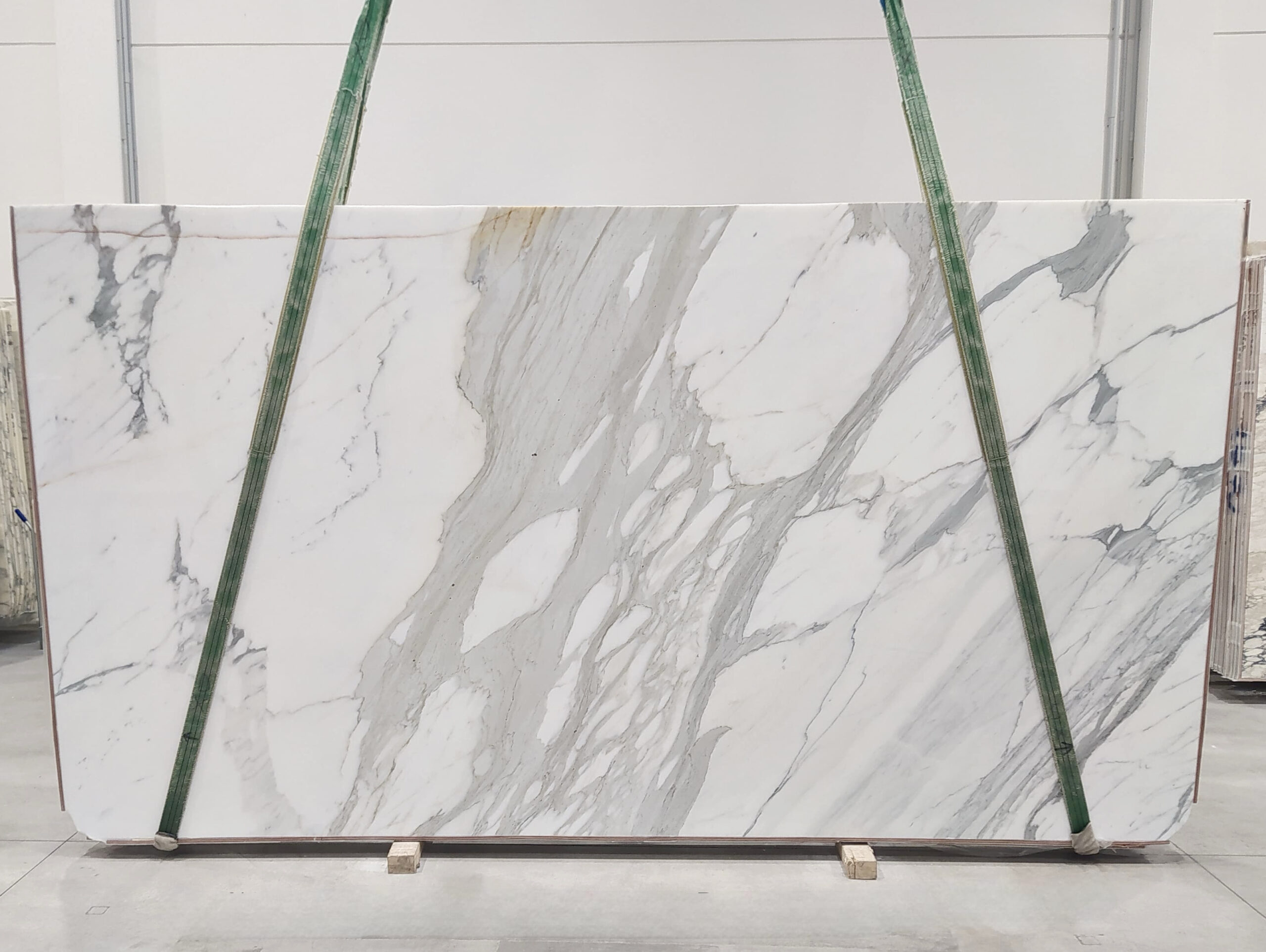CALACATTA GOLD MARBLE POLISHED SLABS (AC1161) – Bild 2