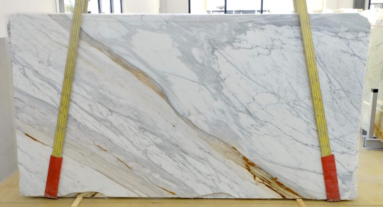 CALACATTA GOLD MARBLE POLISHED SLABS (AC3523) - Afbeelding 2