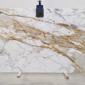 CALACATTA MACCHIA VECCHIA MARBLE HONED SLABS (AC1015)