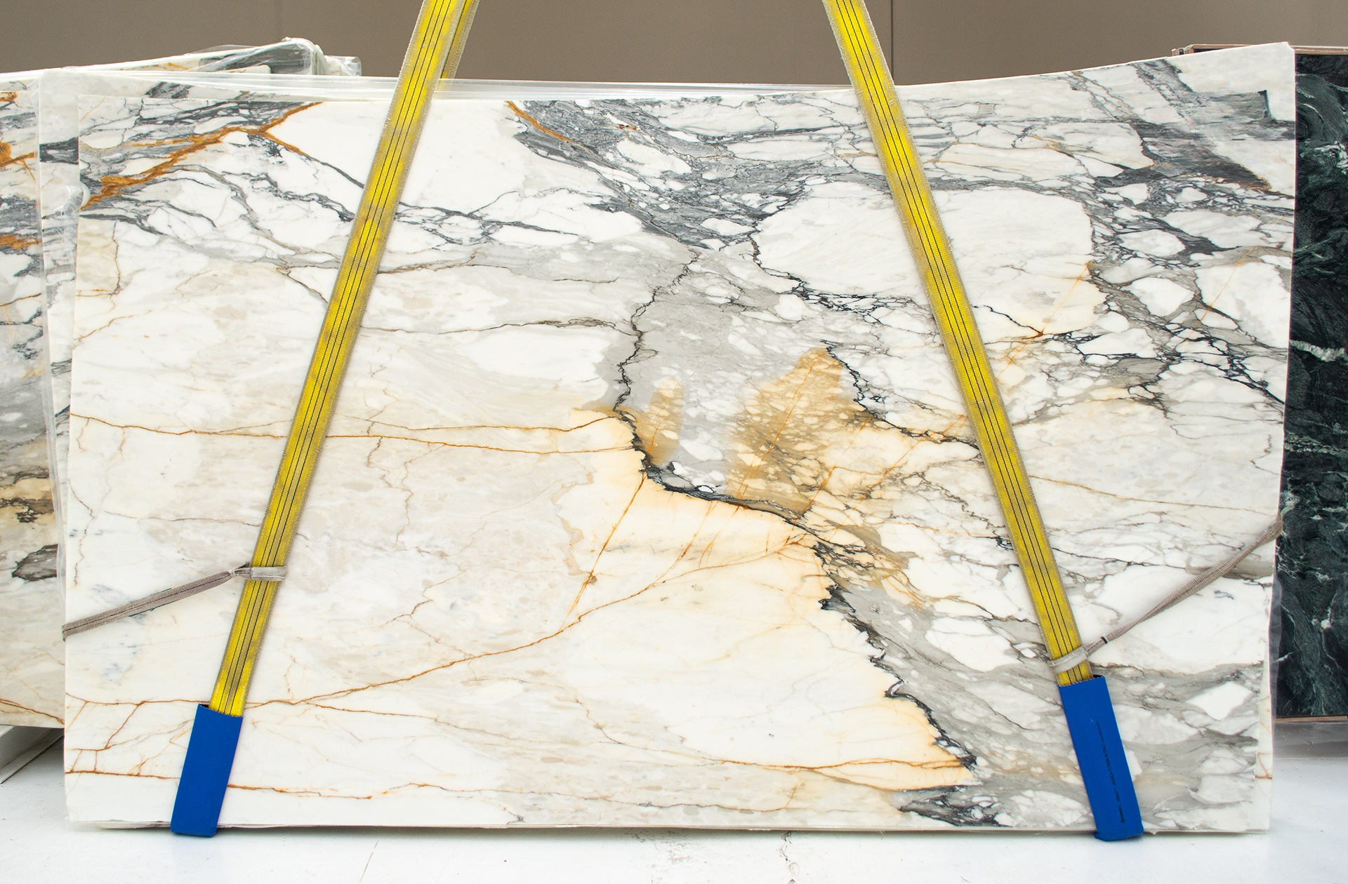 CALACATTA MACCHIA VECCHIA MARBLE HONED SLABS (AC13803)