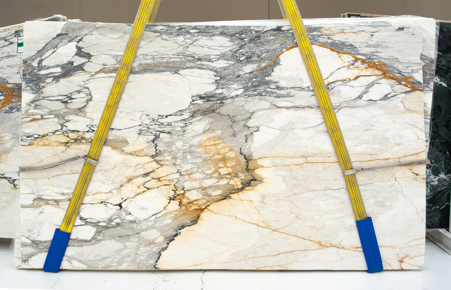 CALACATTA MACCHIA VECCHIA MARBLE HONED SLABS (AC13803) – Bild 2