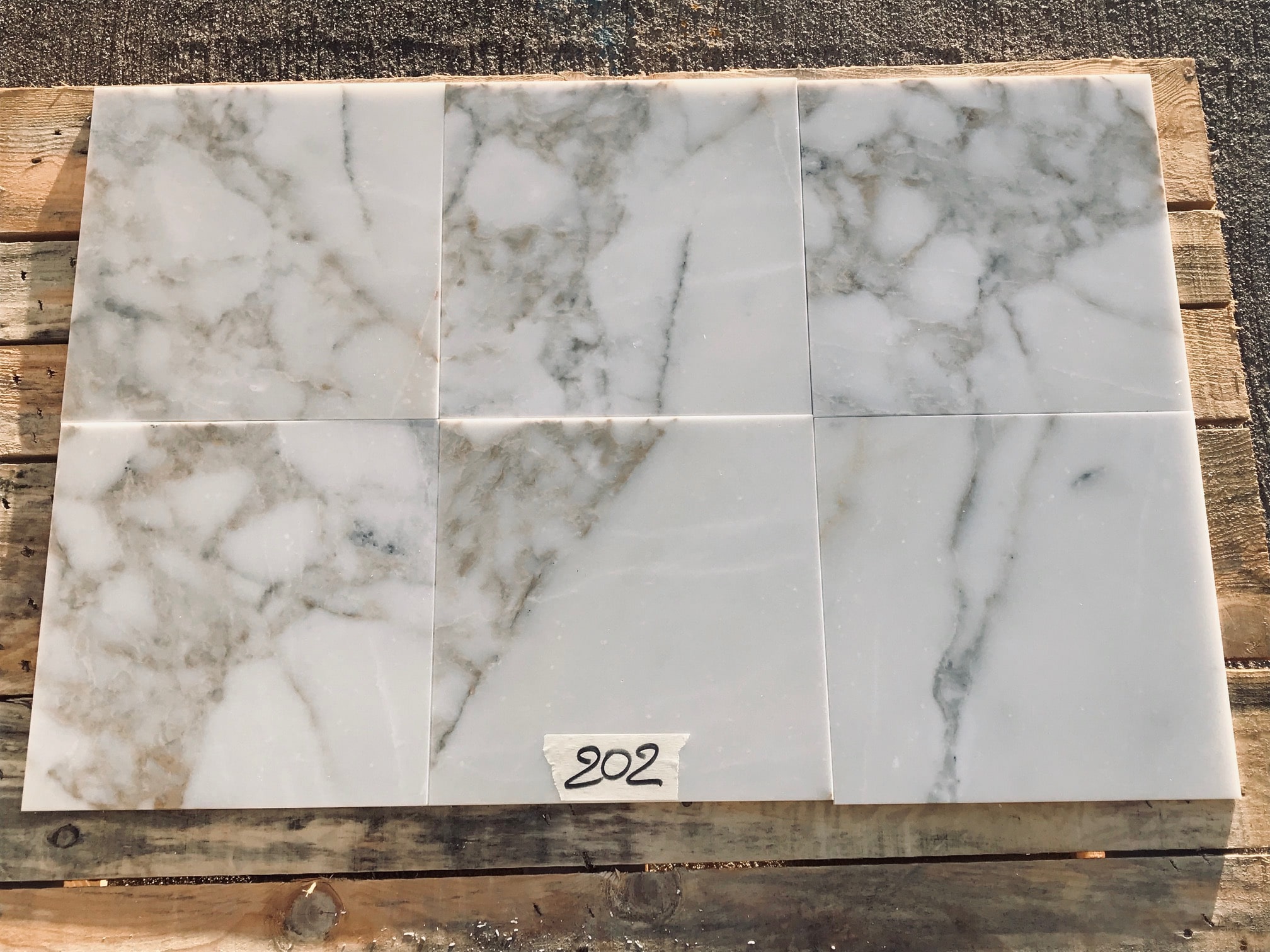 CALACATTA VAGLI GOLD POLISHED TILES (AC202)