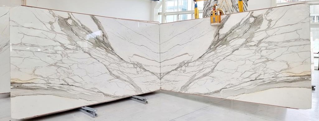 calacatta gold borghini bookmatch slabs polished (1)